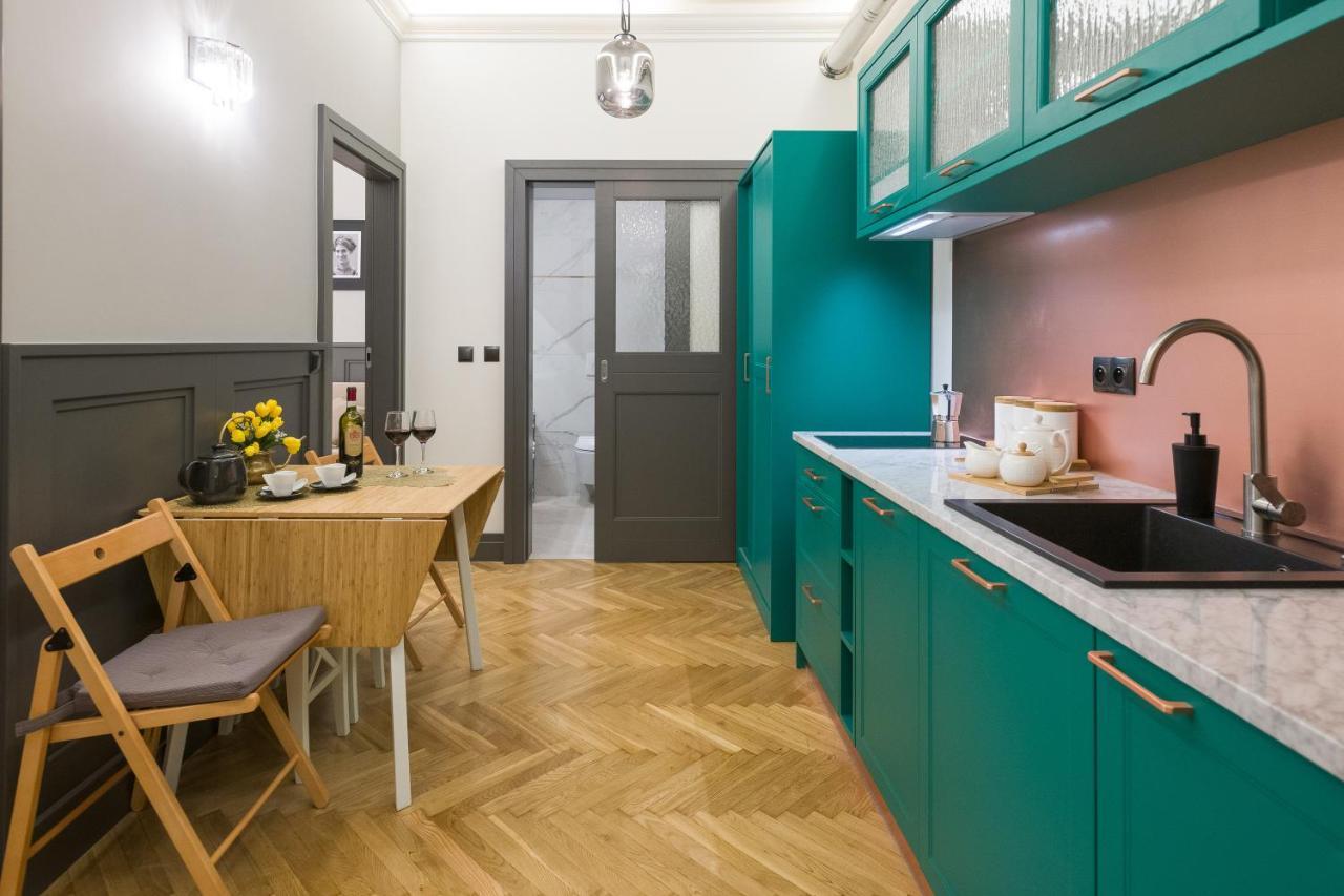 Luxury Apartment At The Main Square Красков Екстериор снимка